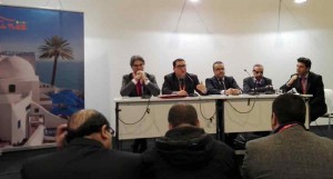 De izquierda a derecha: Mohamed Ali Toumi, presidente de la Federación Tunecina de Agentes de Viajes; Abdellatif Hamam, director general de la Oficina Nacional de Turismo de Túnez; Wacef Chiha, embajador de Túnez; y Jalel Henchiri, presidente de la Federación Tunecina de Hostelería (FTH).