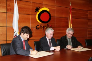 Firma del convenio entre Turepaña y ATUDEM