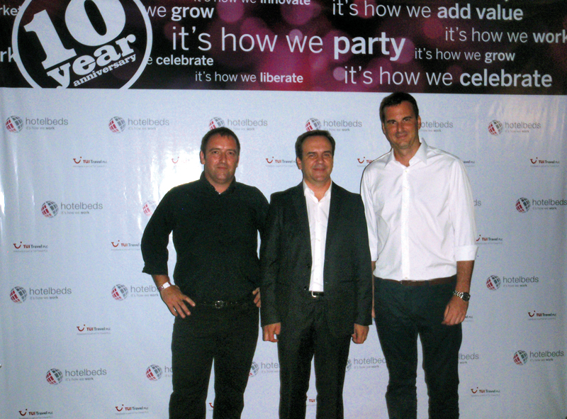 De izquierda a derecha, Roger Moragues, jefe de Ventas en Latinoamérica y Caribe, Javier Arévalo, director regional de Hotelbeds en América y Christian Kremers, director regional de Hotelbeds en Sudamérica y el Caribe.
