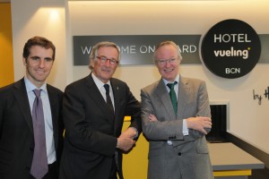 Guillermo Vallet, Xavier Trias y Josep Piqué en lan inauguració del hotel Vueling BCN by HC