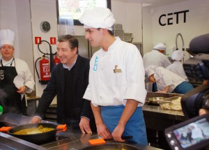 Joan Roca con alumnos del CETT