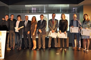 Jordi Cruz recogiendo el premio en la edición de 2014 de la mano de los hermanos Torres por el Abac Restaurant Hotel.