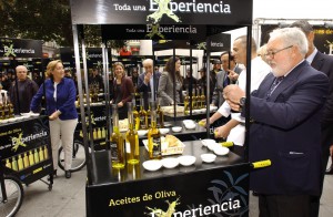 Miguel Ángel Aires Cañete en campaña del aceite