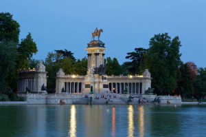 Monumento a Alfonso XII, Parque de El Retiro-©Escarabajo Amarillo-Madrid Visitors & Convention Bureau