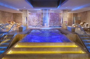 Nobu Hotel Qua Baths & Spa