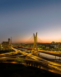 Ponte Estaiada (Sao Paulo). Cedida por Embratur