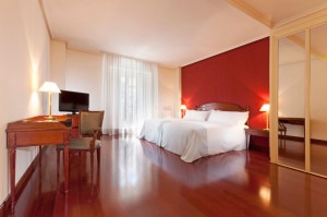 Tryp Madrid Ambassador. Madrid es la ciudad donde más han subido los precios en relación al año pasado.