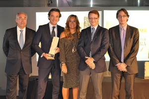 José Ángel Preciados, director general de Confortel Hoteles, recibe el Gran Premio del Jurado.