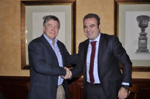 Ron Oswald, secretario general de IUF, y Gabriel Escarrer, vicepresidente y consejero delegado de Meliá Hotels International.