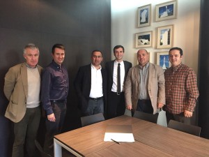 De izquierda a derecha: Ramon Collel (Cty Tab), Roger Callejà (Gremi d’Hotels de Barcelona), Joan Garros (Cty Tab), Manel Casals (Gremi d’Hotels de Barcelona), Andrés Navarra y Guim Anguera (My Hoteling).