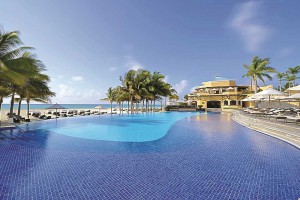 royal-hideaway-playacar